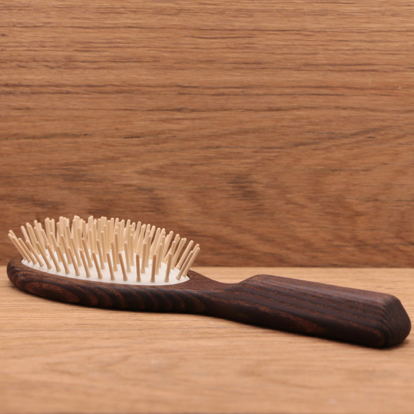 Brosse à cheveux ovale en bois foncé - Redecker